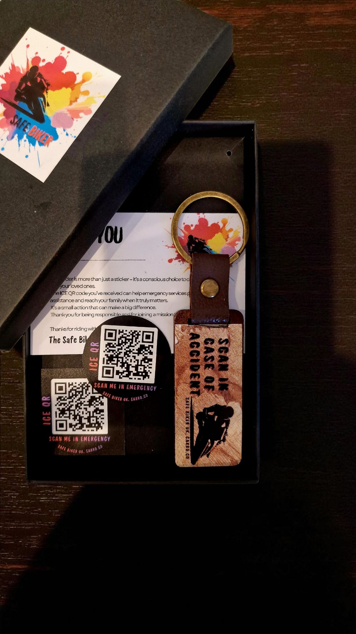 Rectangular keychain + 2 ICE stickers