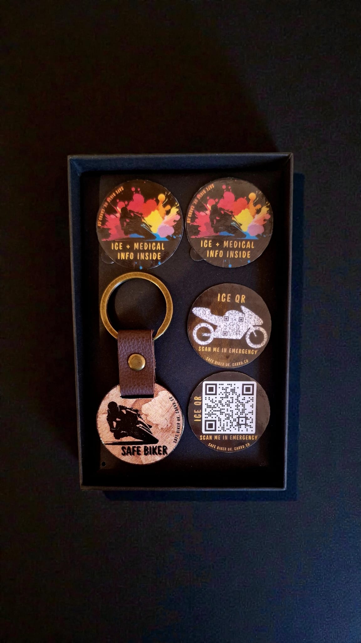 Round keychain + 2 stickers (Standard/square design)